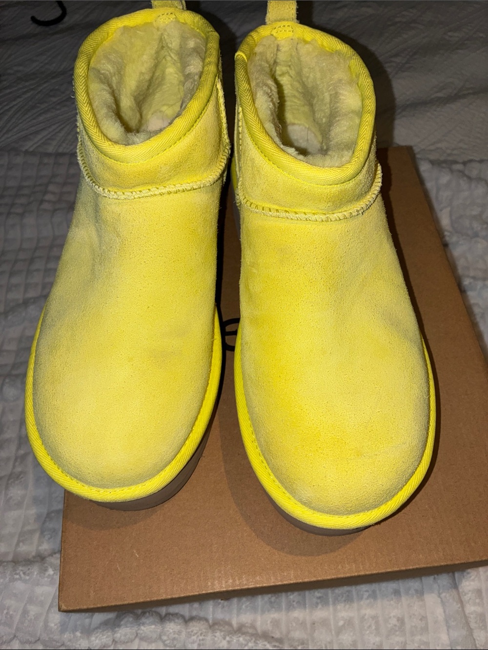 UGG Kids Bright Yellow Shearling-Trim Ankle Boots